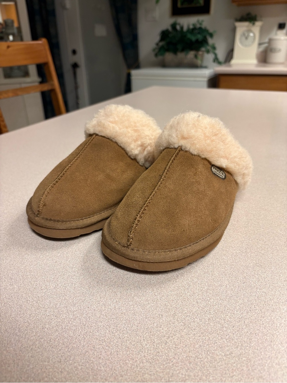 Bearpaw Loki Slippers